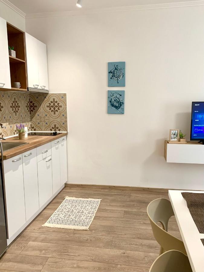 Sol Lux Studio Apartments 2Nd Floor ดูร์เรส ภายนอก รูปภาพ